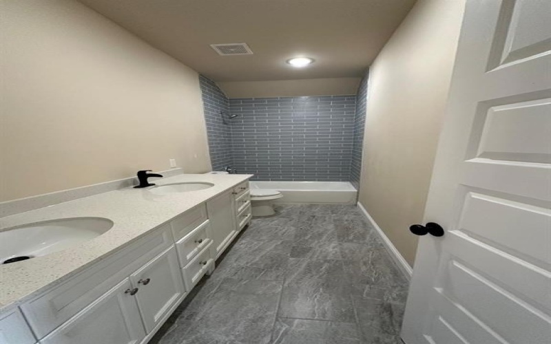 4507 Frank Street, Dallas, TX 75210, 4 Bedrooms Bedrooms, ,3 BathroomsBathrooms,Residential Lease,For Rent,4507 Frank Street,20943261