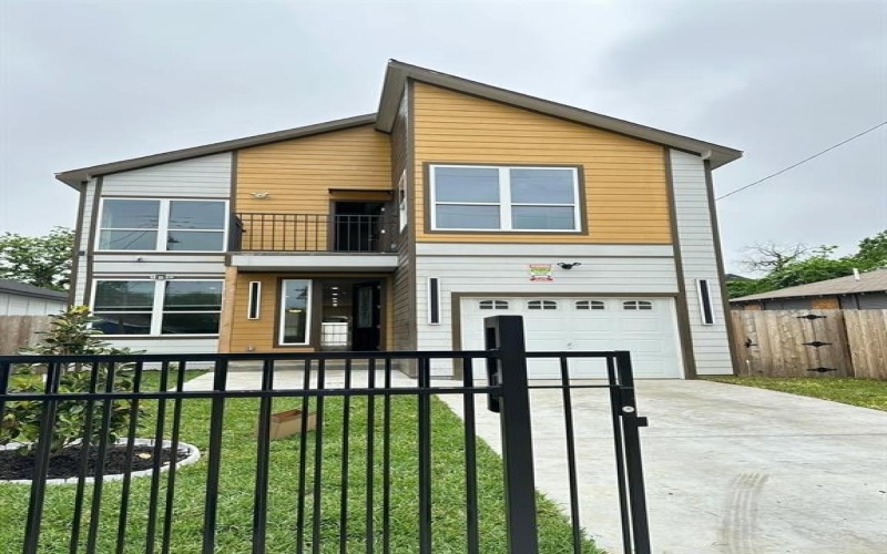 4507 Frank Street, Dallas, TX 75210, 4 Bedrooms Bedrooms, ,3 BathroomsBathrooms,Residential Lease,For Rent,4507 Frank Street,20943261