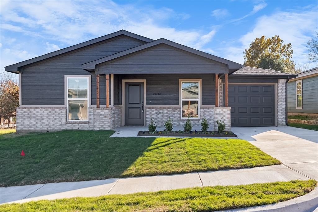 2404 Miller Street, Denison, TX 75020, 3 Bedrooms Bedrooms, ,2 BathroomsBathrooms,Residential,For Sale,2404 Miller Street,20944372