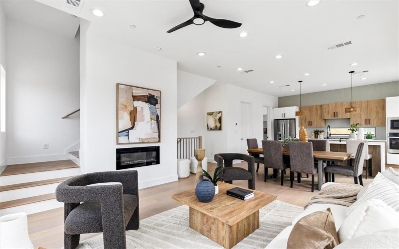 815 E 5th Street, Dallas, TX 75203, 19 Bedrooms Bedrooms, ,14 BathroomsBathrooms,Residential Multi Family,For Sale,815 E 5th Street,20944419