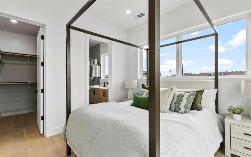 815 E 5th Street, Dallas, TX 75203, 19 Bedrooms Bedrooms, ,14 BathroomsBathrooms,Residential Multi Family,For Sale,815 E 5th Street,20944419