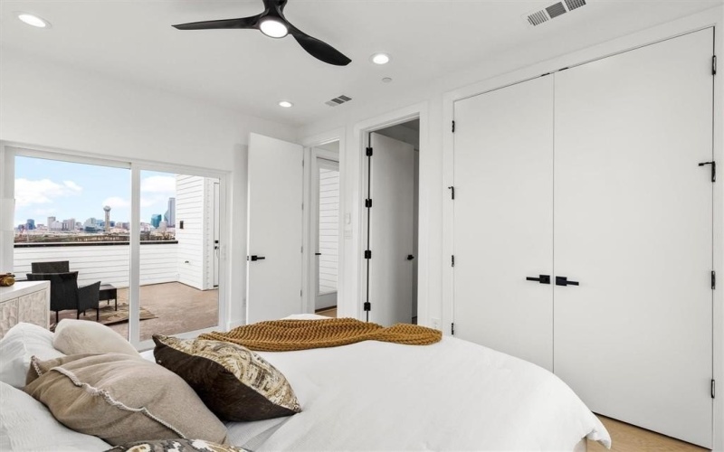 815 E 5th Street, Dallas, TX 75203, 19 Bedrooms Bedrooms, ,14 BathroomsBathrooms,Residential Multi Family,For Sale,815 E 5th Street,20944419