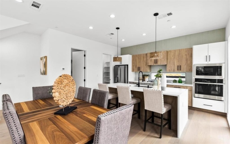 815 E 5th Street, Dallas, TX 75203, 19 Bedrooms Bedrooms, ,14 BathroomsBathrooms,Residential Multi Family,For Sale,815 E 5th Street,20944419
