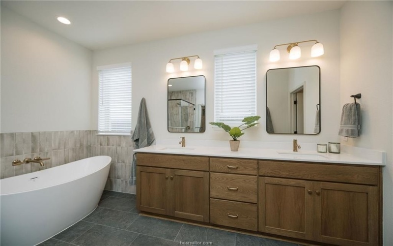 5011 Royal Arch Drive, Bryan, TX 77802, 4 Bedrooms Bedrooms, ,3 BathroomsBathrooms,Residential,For Sale,5011 Royal Arch Drive,25006202