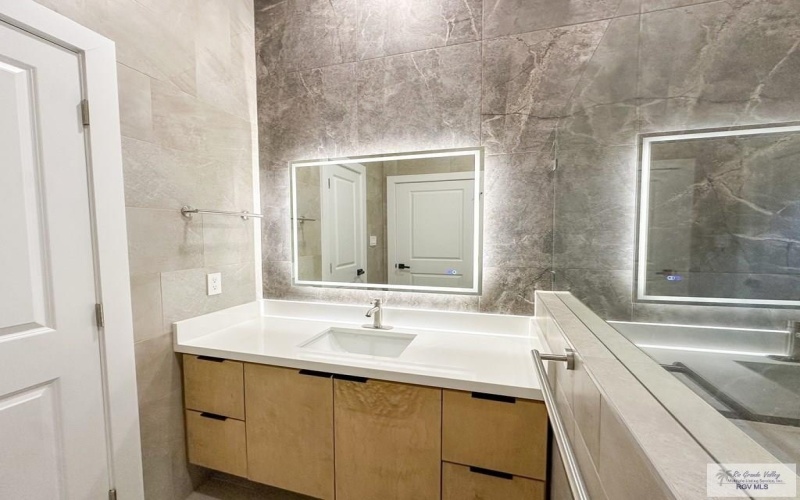 4512 JUNIPER DR. #A, HARLINGEN, TX 78552, 3 Habitaciones Habitaciones , ,2 BañosBaños,Residential Lease,En Alquiler,4512 JUNIPER DR.,29765453