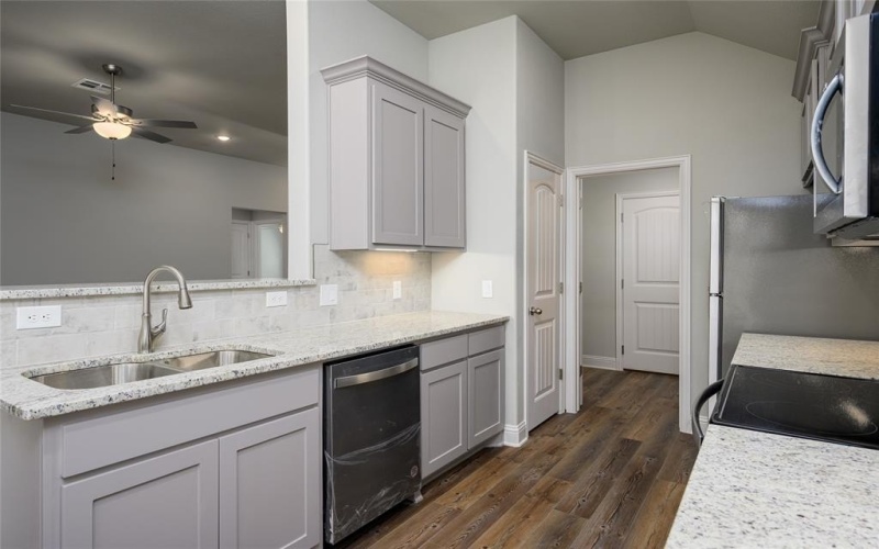 2801 Tulip Drive, Sherman, TX 75092, 3 Bedrooms Bedrooms, ,2 BathroomsBathrooms,Residential Lease,For Rent,2801 Tulip Drive,20927291