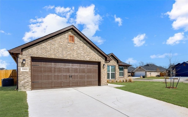 2801 Tulip Drive, Sherman, TX 75092, 3 Bedrooms Bedrooms, ,2 BathroomsBathrooms,Residential Lease,For Rent,2801 Tulip Drive,20927291
