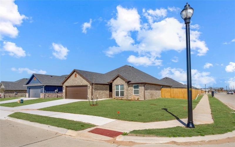 2801 Tulip Drive, Sherman, TX 75092, 3 Bedrooms Bedrooms, ,2 BathroomsBathrooms,Residential Lease,For Rent,2801 Tulip Drive,20927291