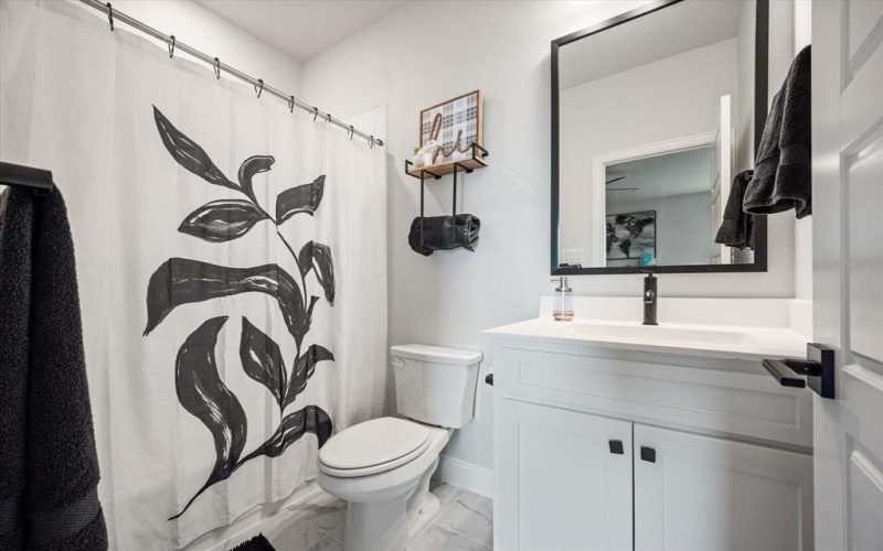 2506 Grandview Lane, Argyle, TX 76226, 5 Bedrooms Bedrooms, ,6 BathroomsBathrooms,Residential,For Sale,2506 Grandview Lane,20935436