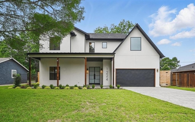 1224 S Pine Street, Grapevine, TX 76051, 4 Bedrooms Bedrooms, ,5 BathroomsBathrooms,Residential,For Sale,1224 S Pine Street,20938378