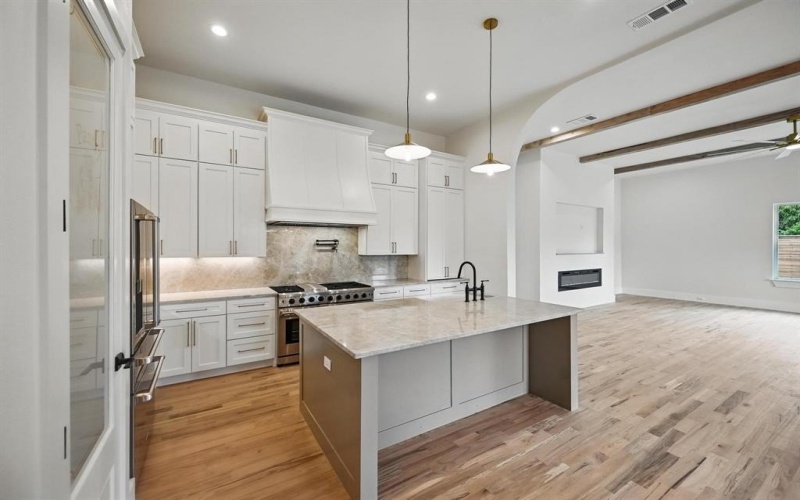 1224 S Pine Street, Grapevine, TX 76051, 4 Bedrooms Bedrooms, ,5 BathroomsBathrooms,Residential,For Sale,1224 S Pine Street,20938378