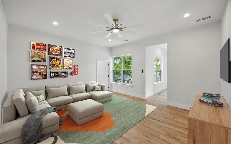 1224 S Pine Street, Grapevine, TX 76051, 4 Bedrooms Bedrooms, ,5 BathroomsBathrooms,Residential,For Sale,1224 S Pine Street,20938378