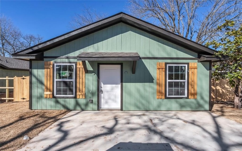 304 S 3rd, Bonham, TX 75418, 3 Bedrooms Bedrooms, ,2 BathroomsBathrooms,Residential Lease,For Rent,304 S 3rd,20944042