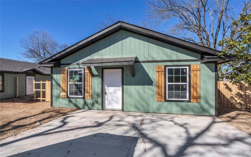 304 S 3rd, Bonham, TX 75418, 3 Bedrooms Bedrooms, ,2 BathroomsBathrooms,Residential Lease,For Rent,304 S 3rd,20944042