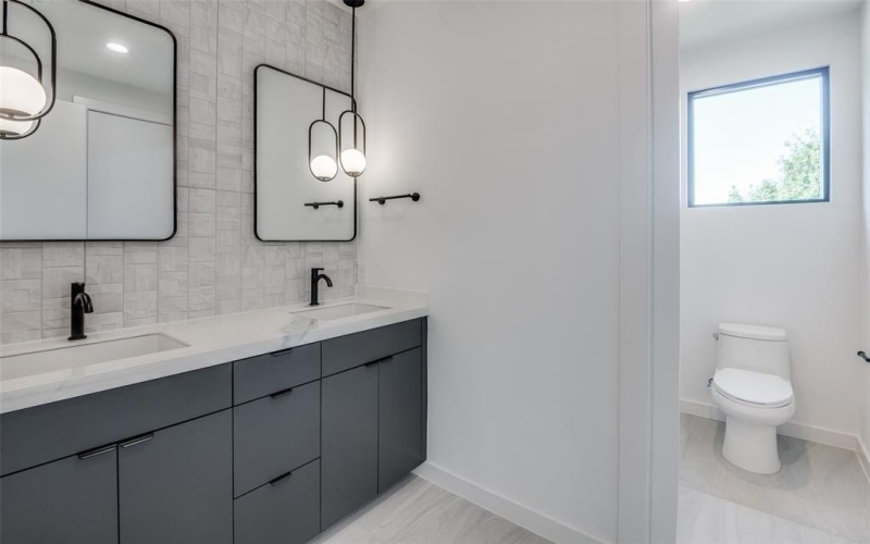 4517 Weldon Street, Dallas, TX 75204, 4 Bedrooms Bedrooms, ,3 BathroomsBathrooms,Residential Lease,For Rent,4517 Weldon Street,20934015