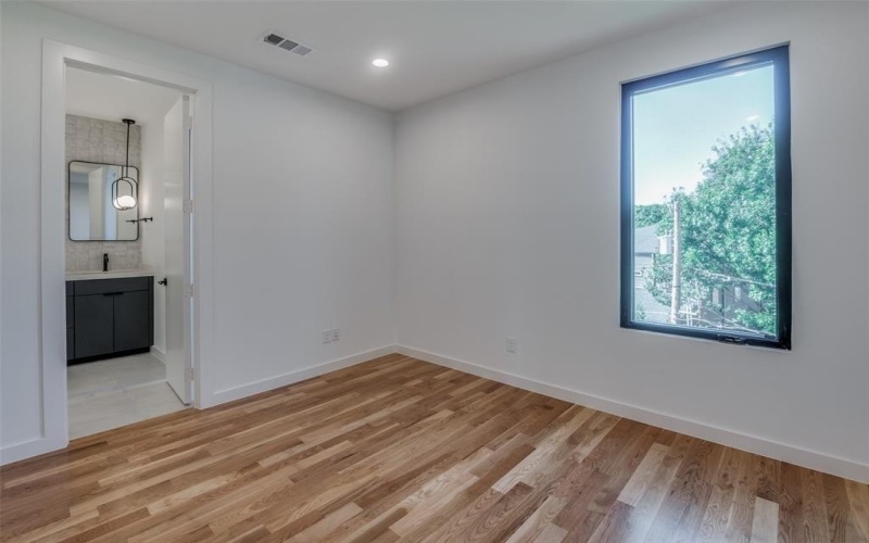 4517 Weldon Street, Dallas, TX 75204, 4 Bedrooms Bedrooms, ,3 BathroomsBathrooms,Residential Lease,For Rent,4517 Weldon Street,20934015