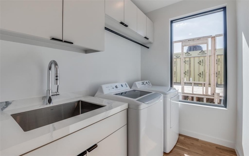 4517 Weldon Street, Dallas, TX 75204, 4 Bedrooms Bedrooms, ,3 BathroomsBathrooms,Residential Lease,For Rent,4517 Weldon Street,20934015