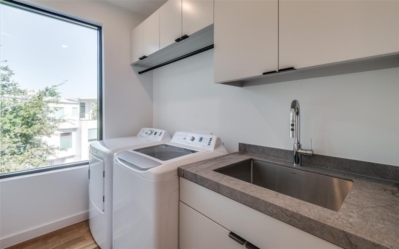 4519 Weldon Street, Dallas, TX 75204, 4 Bedrooms Bedrooms, ,3 BathroomsBathrooms,Residential Lease,For Rent,4519 Weldon Street,20935481
