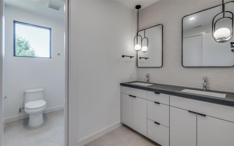 4519 Weldon Street, Dallas, TX 75204, 4 Bedrooms Bedrooms, ,3 BathroomsBathrooms,Residential Lease,For Rent,4519 Weldon Street,20935481
