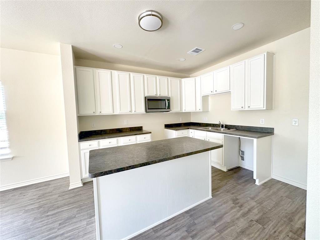 1701 St Louis Avenue, Fort Worth, TX 76110, 3 Bedrooms Bedrooms, ,2 BathroomsBathrooms,Residential,For Sale,1701 St Louis Avenue,20944706