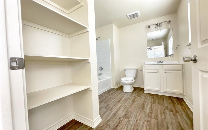 1703 St Louis Avenue, Fort Worth, TX 76110, 3 Habitaciones Habitaciones , ,2 BañosBaños,Residential,En Venta,1703 St Louis Avenue,20944723