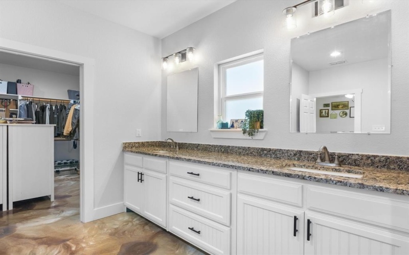 431 Advance Road, Weatherford, TX 76088, 3 Bedrooms Bedrooms, ,2 BathroomsBathrooms,Residential,For Sale,431 Advance Road,20944821