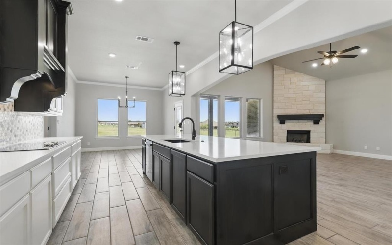 1065 Uplift Drive, Weatherford, TX 76087, 4 Bedrooms Bedrooms, ,2 BathroomsBathrooms,Residential,For Sale,1065 Uplift Drive,20945035