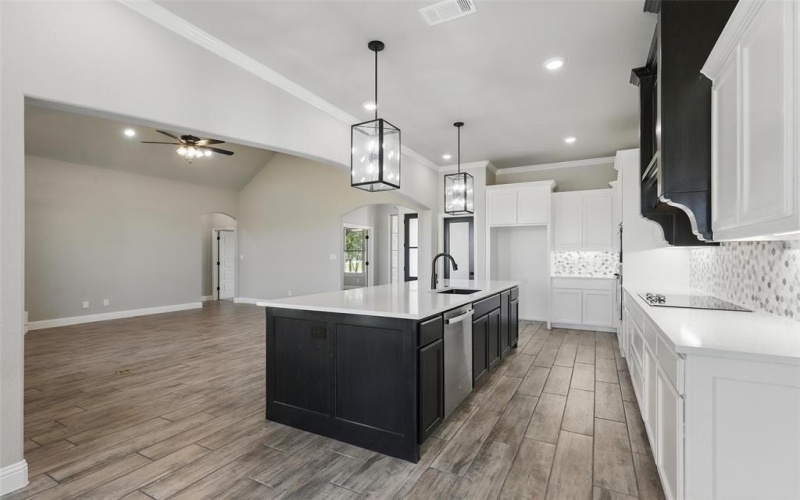 1065 Uplift Drive, Weatherford, TX 76087, 4 Bedrooms Bedrooms, ,2 BathroomsBathrooms,Residential,For Sale,1065 Uplift Drive,20945035