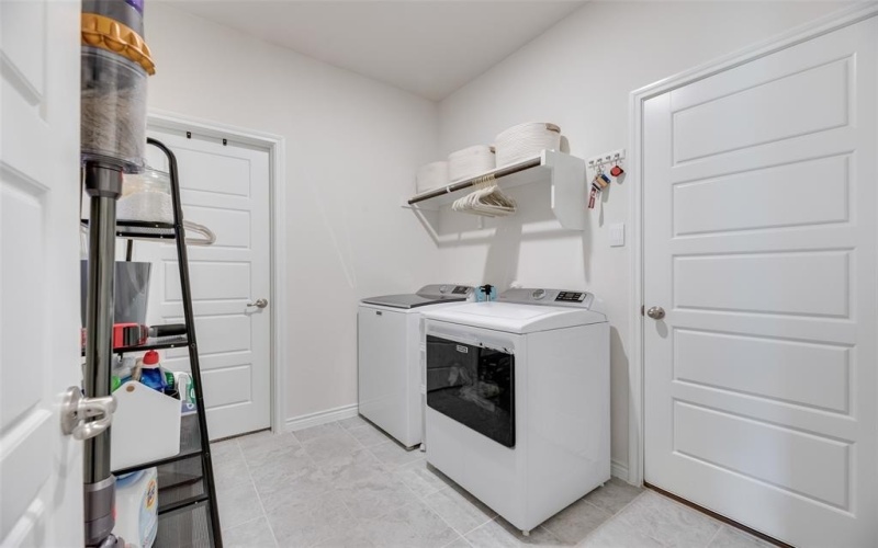 10104 Tidwell Street, Aubrey, TX 76227, 3 Bedrooms Bedrooms, ,2 BathroomsBathrooms,Residential,For Sale,10104 Tidwell Street,20944816