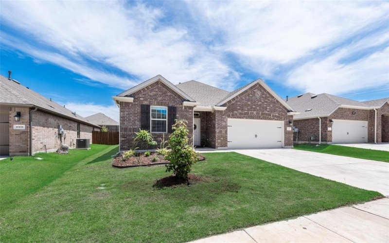 10104 Tidwell Street, Aubrey, TX 76227, 3 Bedrooms Bedrooms, ,2 BathroomsBathrooms,Residential,For Sale,10104 Tidwell Street,20944816