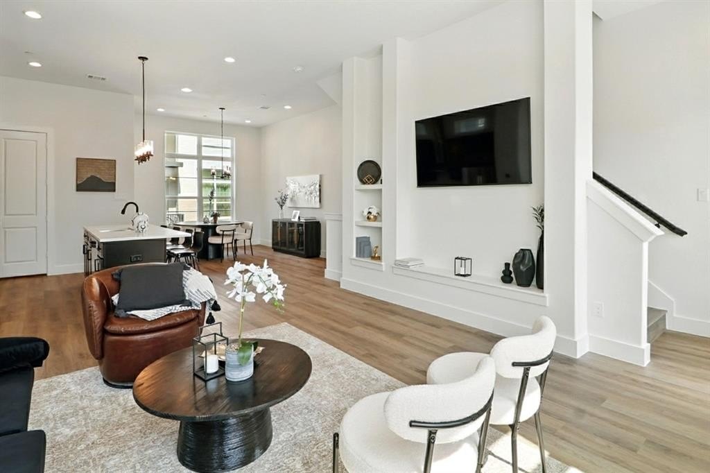 13325 Bee Street #301, Farmers Branch, TX 75234, 3 Bedrooms Bedrooms, ,3 BathroomsBathrooms,Residential,For Sale,13325 Bee Street,20944857