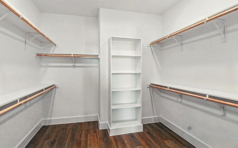 13325 Bee Street #301, Farmers Branch, TX 75234, 3 Bedrooms Bedrooms, ,3 BathroomsBathrooms,Residential,For Sale,13325 Bee Street,20944857
