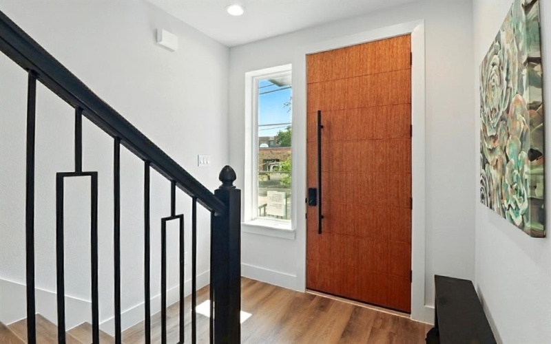 13325 Bee Street #301, Farmers Branch, TX 75234, 3 Bedrooms Bedrooms, ,3 BathroomsBathrooms,Residential,For Sale,13325 Bee Street,20944857