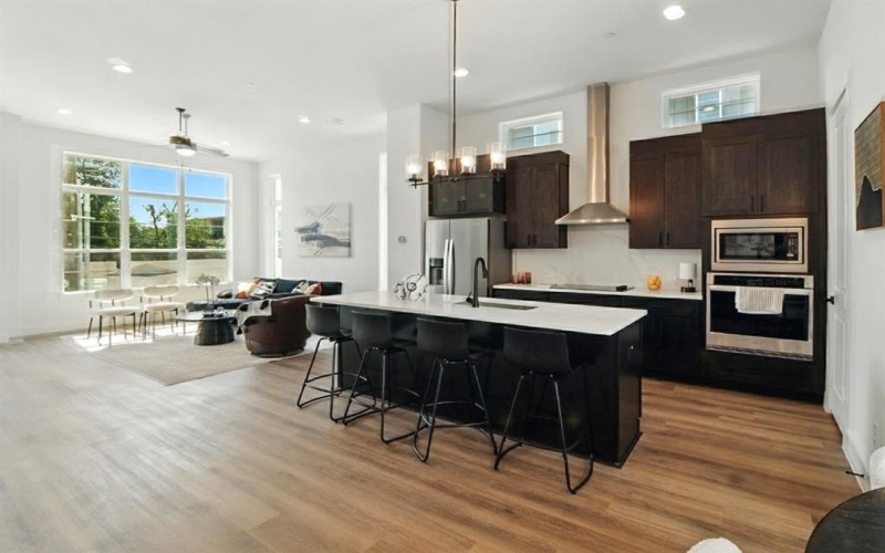 13325 Bee Street #301, Farmers Branch, TX 75234, 3 Bedrooms Bedrooms, ,3 BathroomsBathrooms,Residential,For Sale,13325 Bee Street,20944857