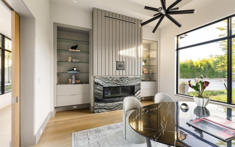 4527 N Lindhurst Avenue, Dallas, TX 75229, 5 Bedrooms Bedrooms, ,6 BathroomsBathrooms,Residential,For Sale,4527 N Lindhurst Avenue,20945183