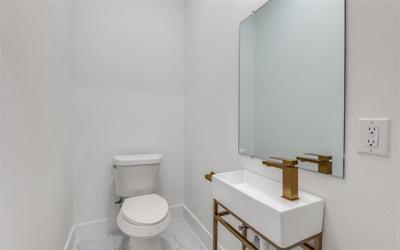 2613 Calvin Street #8, Dallas, TX 75204, 2 Bedrooms Bedrooms, ,2 BathroomsBathrooms,Residential Lease,For Rent,2613 Calvin Street,20945230
