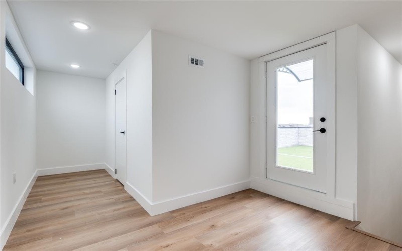2613 Calvin Street #8, Dallas, TX 75204, 2 Bedrooms Bedrooms, ,2 BathroomsBathrooms,Residential Lease,For Rent,2613 Calvin Street,20945230