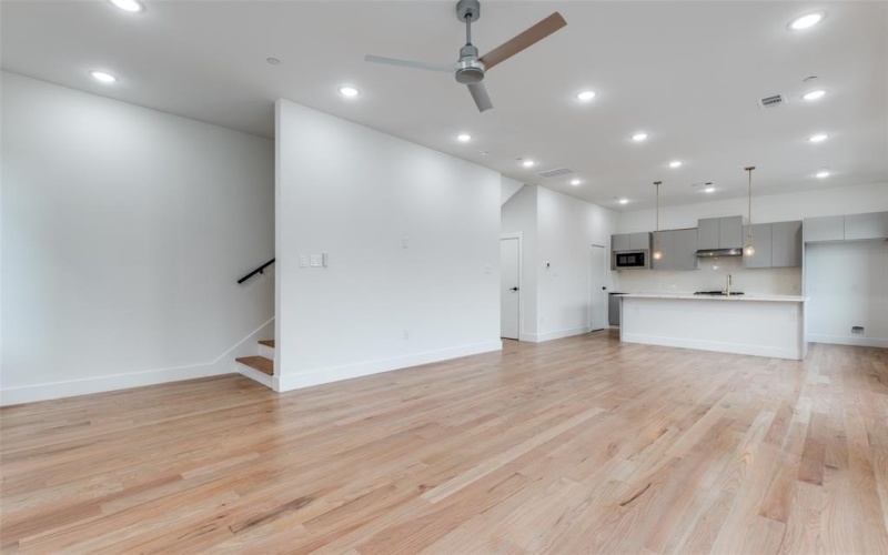 2613 Calvin Street #8, Dallas, TX 75204, 2 Bedrooms Bedrooms, ,2 BathroomsBathrooms,Residential Lease,For Rent,2613 Calvin Street,20945230