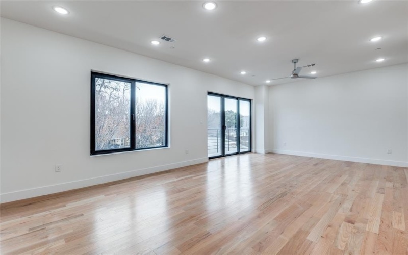 2613 Calvin Street #8, Dallas, TX 75204, 2 Bedrooms Bedrooms, ,2 BathroomsBathrooms,Residential Lease,For Rent,2613 Calvin Street,20945230
