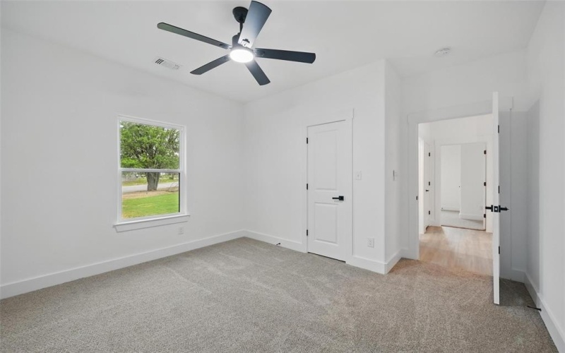 2738 W Washington Street, Denison, TX 75020, 3 Bedrooms Bedrooms, ,2 BathroomsBathrooms,Residential,For Sale,2738 W Washington Street,20945283