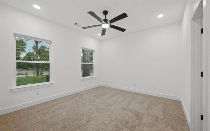2738 W Washington Street, Denison, TX 75020, 3 Bedrooms Bedrooms, ,2 BathroomsBathrooms,Residential,For Sale,2738 W Washington Street,20945283