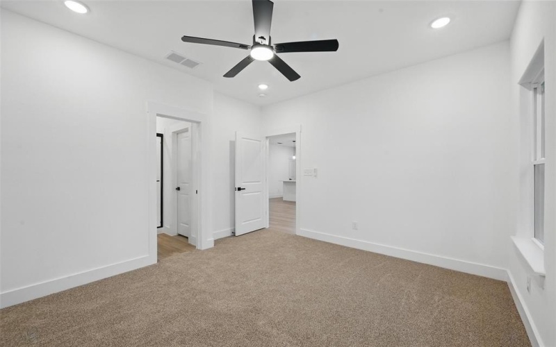 2738 W Washington Street, Denison, TX 75020, 3 Bedrooms Bedrooms, ,2 BathroomsBathrooms,Residential,For Sale,2738 W Washington Street,20945283