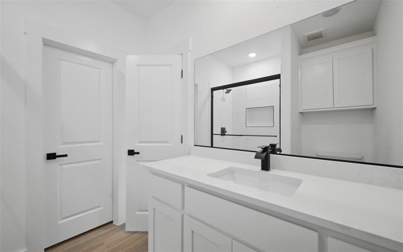 2738 W Washington Street, Denison, TX 75020, 3 Bedrooms Bedrooms, ,2 BathroomsBathrooms,Residential,For Sale,2738 W Washington Street,20945283