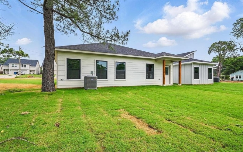 2738 W Washington Street, Denison, TX 75020, 3 Bedrooms Bedrooms, ,2 BathroomsBathrooms,Residential,For Sale,2738 W Washington Street,20945283