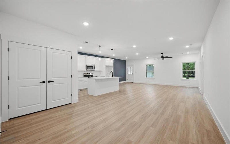 2738 W Washington Street, Denison, TX 75020, 3 Bedrooms Bedrooms, ,2 BathroomsBathrooms,Residential,For Sale,2738 W Washington Street,20945283