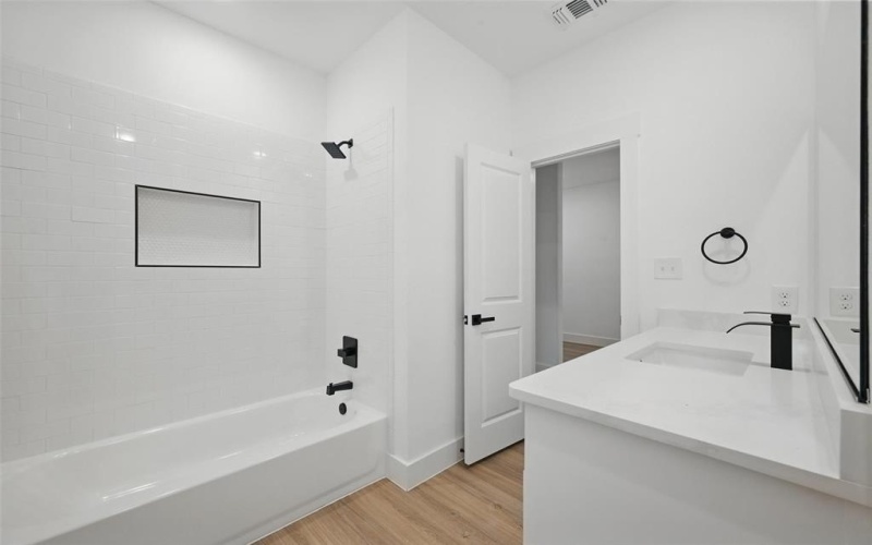 2738 W Washington Street, Denison, TX 75020, 3 Bedrooms Bedrooms, ,2 BathroomsBathrooms,Residential,For Sale,2738 W Washington Street,20945283