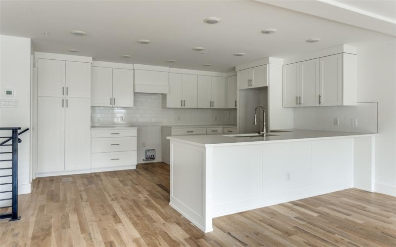 4701 San Jacinto Street #101, Dallas, TX 75204, 2 Bedrooms Bedrooms, ,2 BathroomsBathrooms,Residential,For Sale,4701 San Jacinto Street,20938991