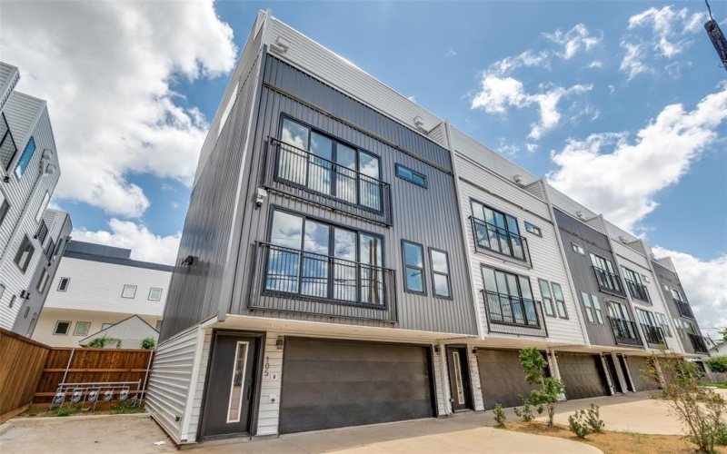 4701 San Jacinto Street #101, Dallas, TX 75204, 2 Bedrooms Bedrooms, ,2 BathroomsBathrooms,Residential,For Sale,4701 San Jacinto Street,20938991
