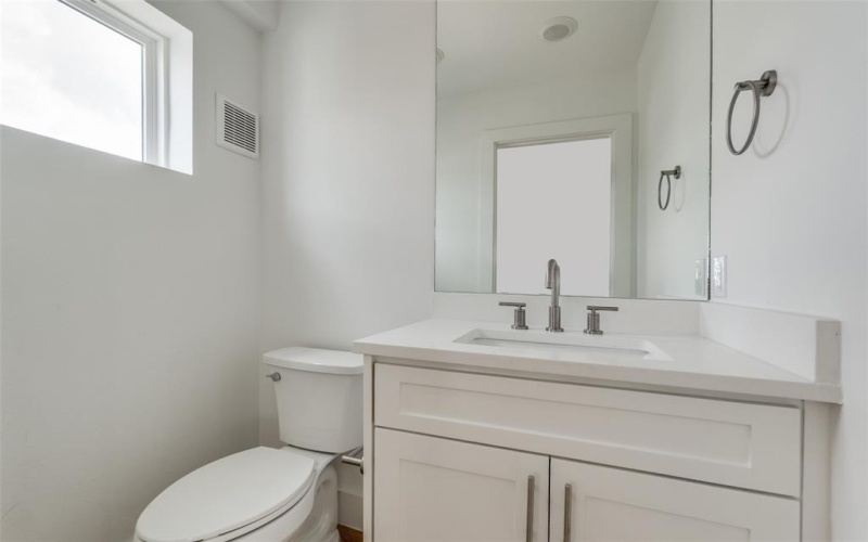 4701 San Jacinto Street #101, Dallas, TX 75204, 2 Bedrooms Bedrooms, ,2 BathroomsBathrooms,Residential,For Sale,4701 San Jacinto Street,20938991