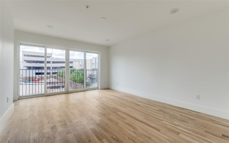 4701 San Jacinto Street #101, Dallas, TX 75204, 2 Bedrooms Bedrooms, ,2 BathroomsBathrooms,Residential,For Sale,4701 San Jacinto Street,20938991